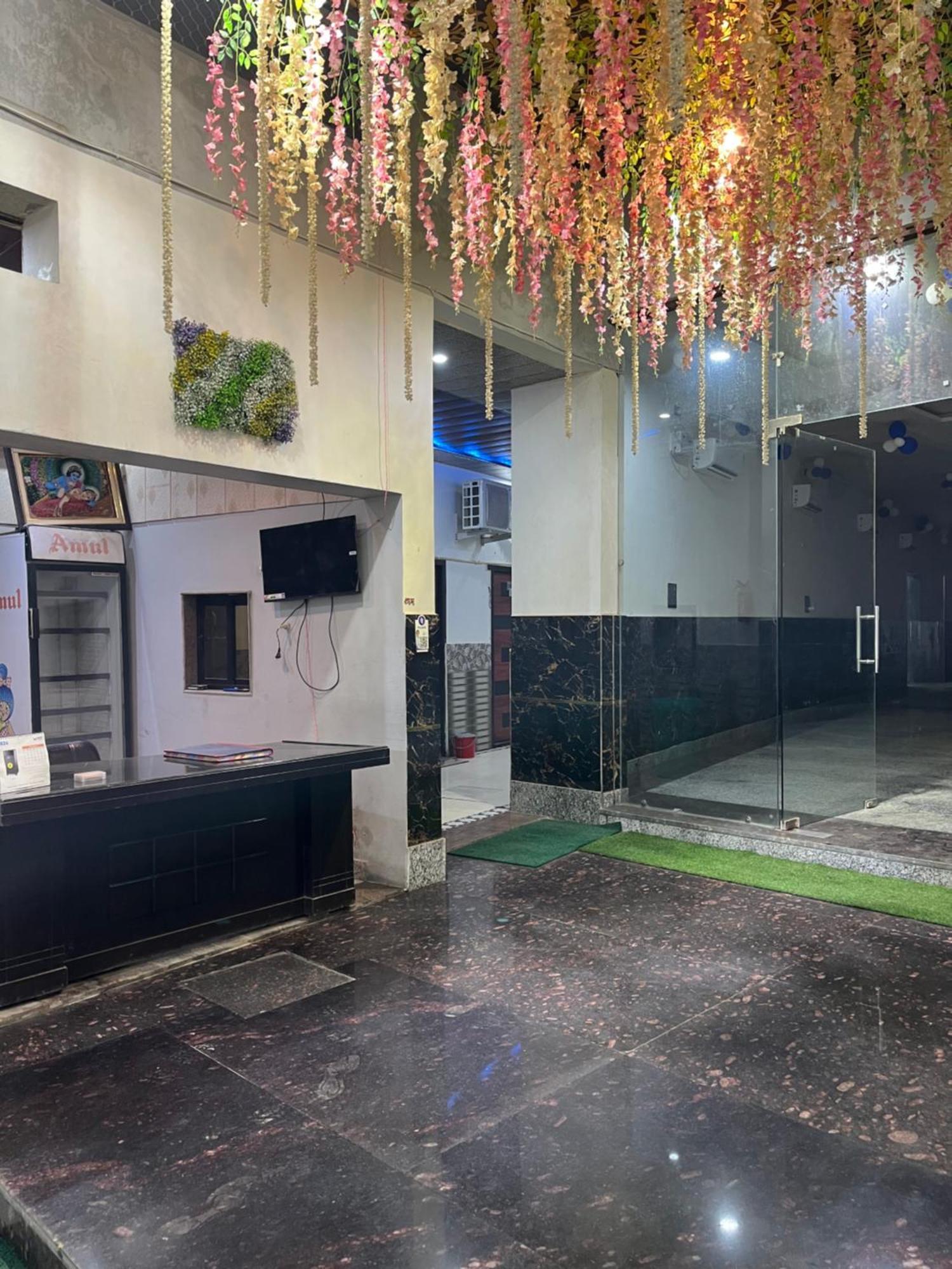 G&G Palace Vrindāvan エクステリア 写真